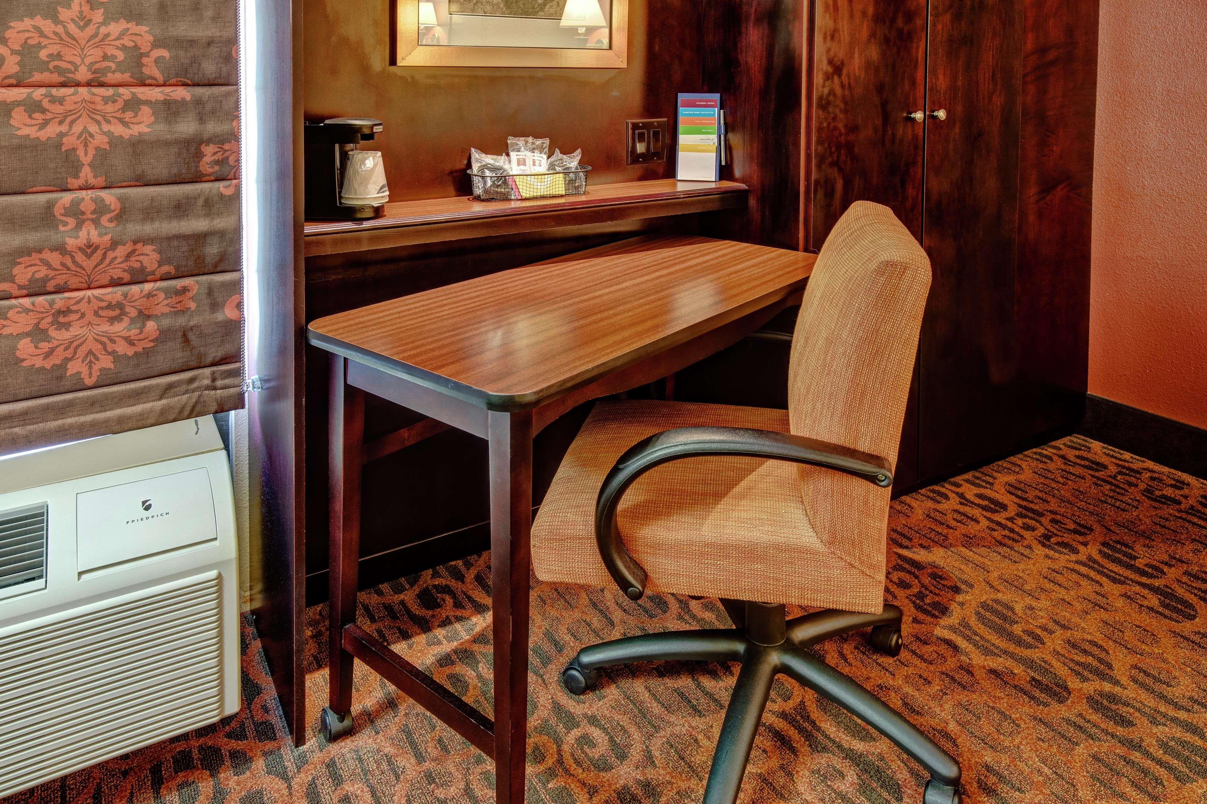 Hampton Inn Ashland Bagian luar foto