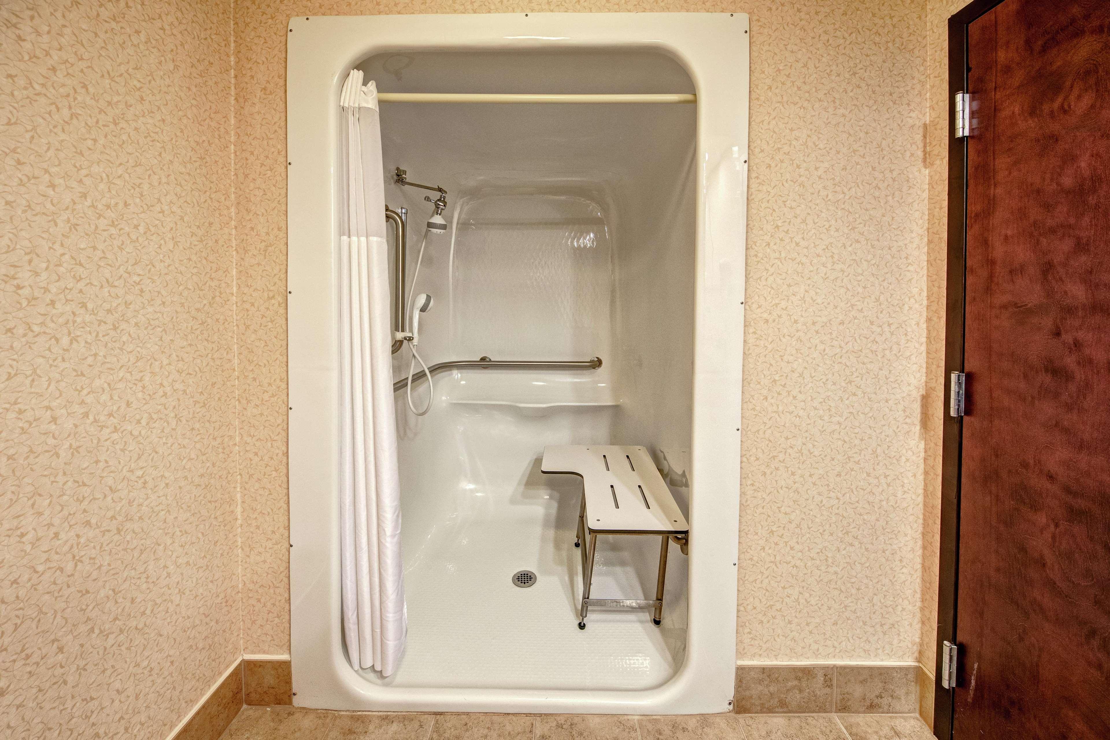 Hampton Inn Ashland Bagian luar foto